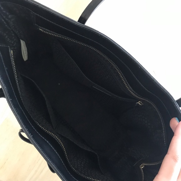 Kate Spade Tote SOLD - Picture 2 of 2